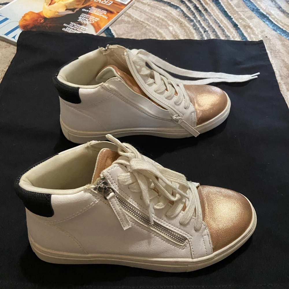 Super Cute Size 8 Universal Thread High Top Sneakers